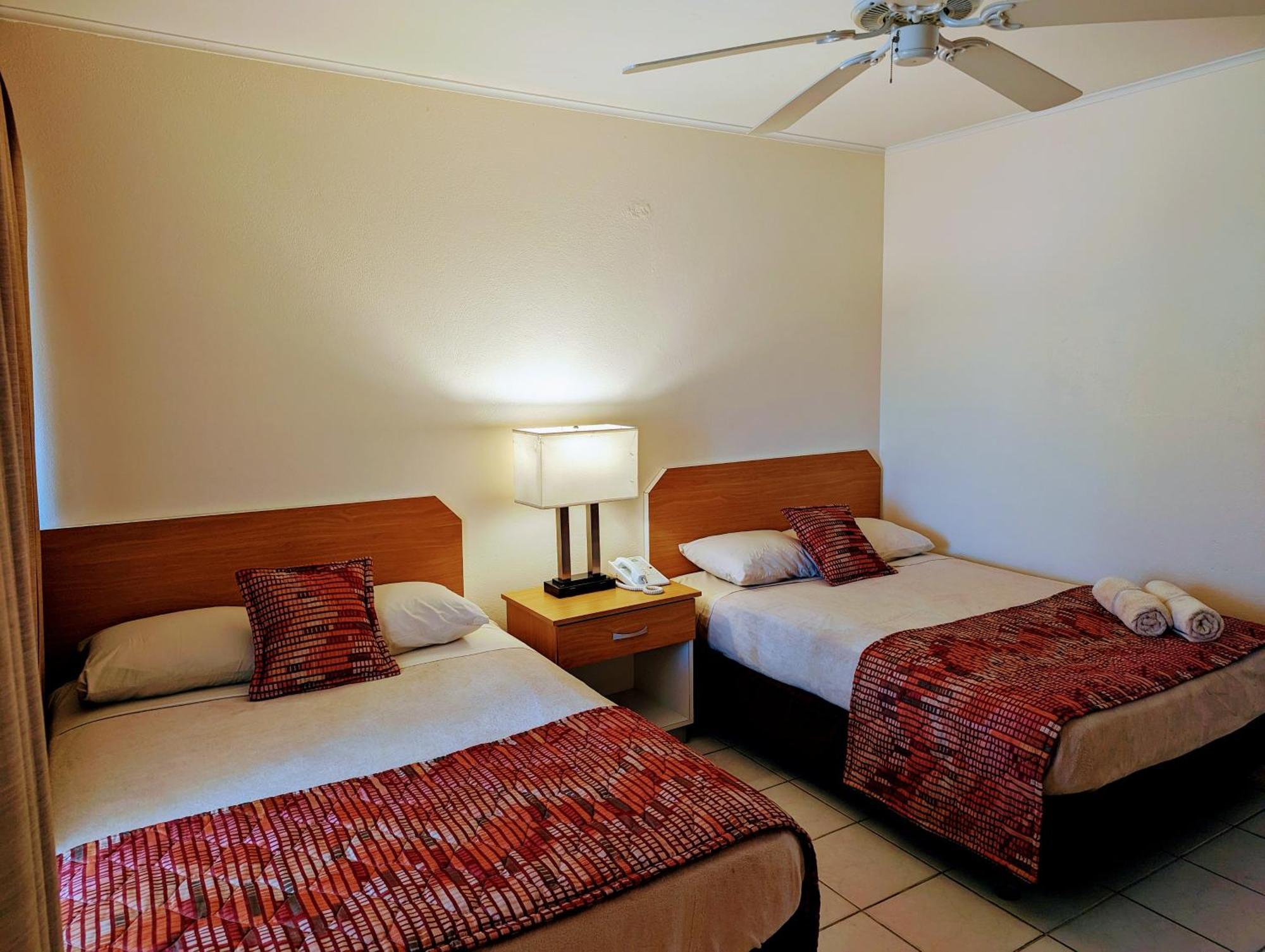 Sasaki Apartments Palm Beach Exterior photo